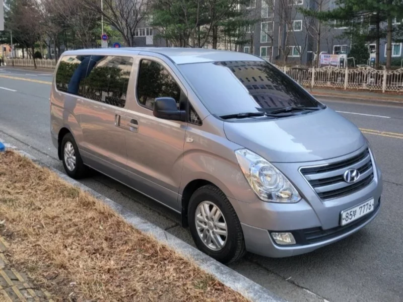 Hyundai Starex