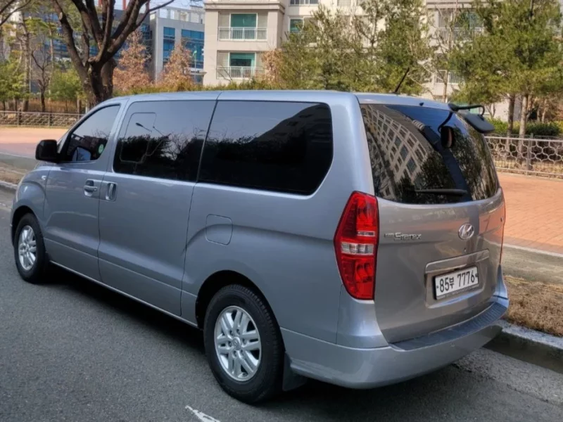 Hyundai Starex