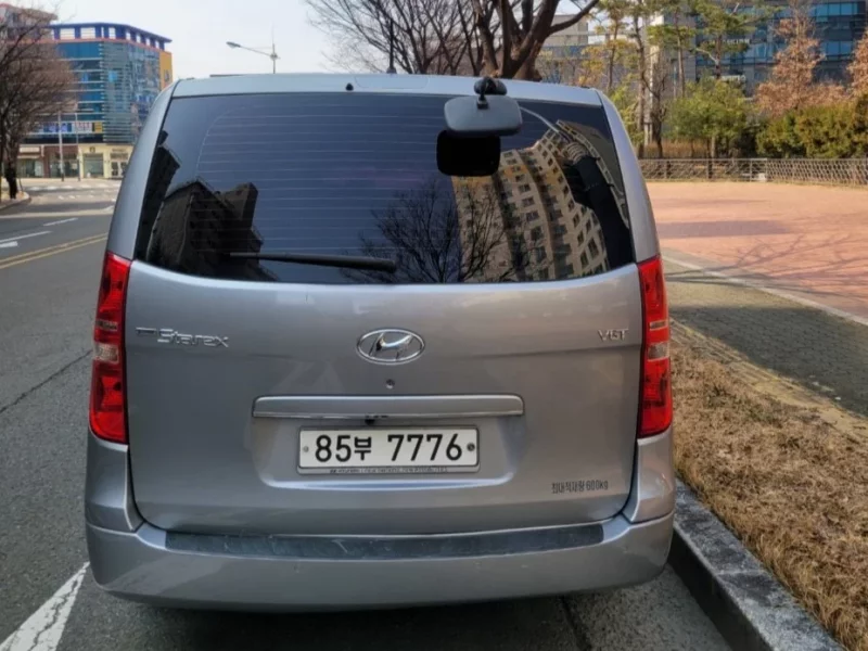 Hyundai Starex