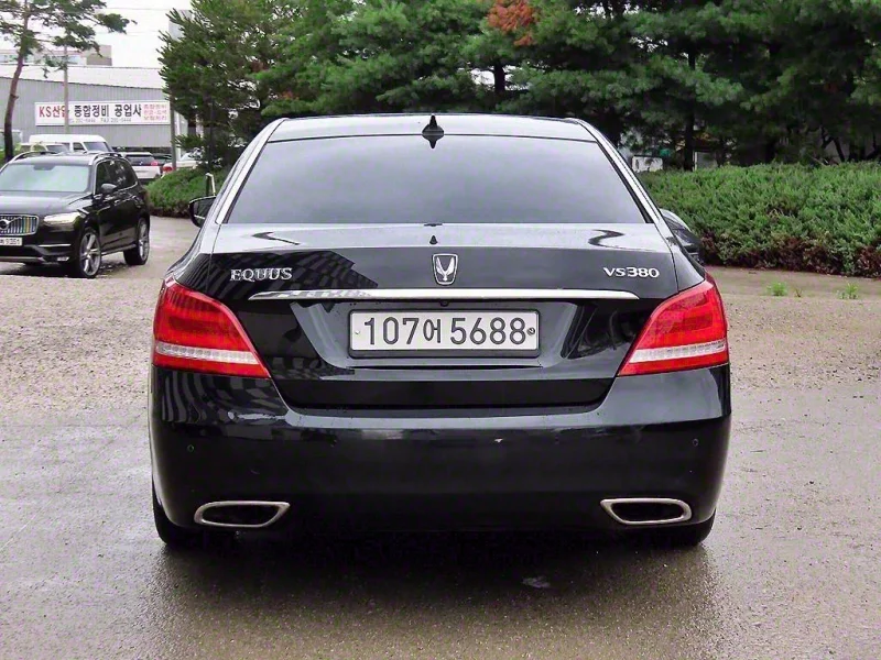 Hyundai Equus