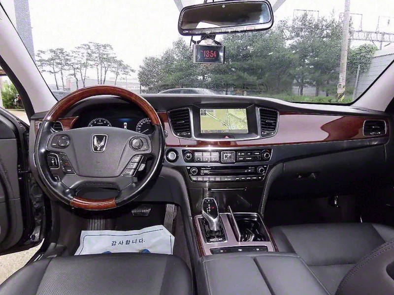 Hyundai Equus