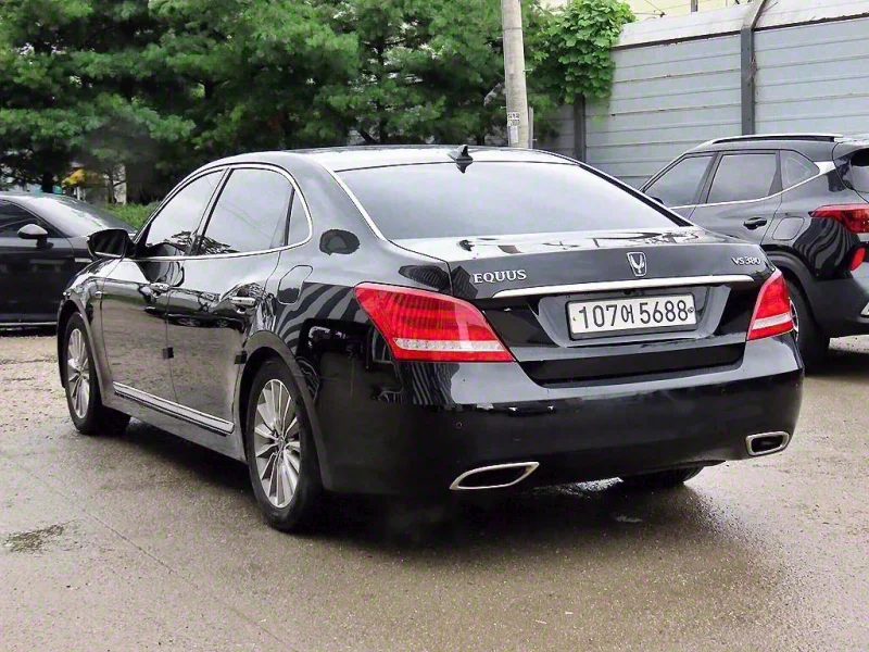 Hyundai Equus