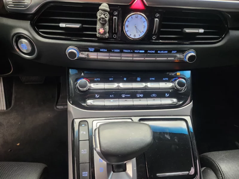 Genesis EQ900