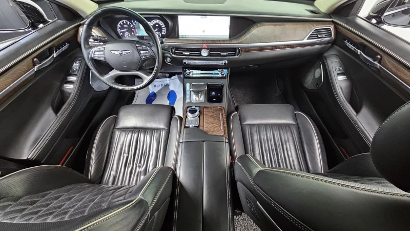Genesis G90