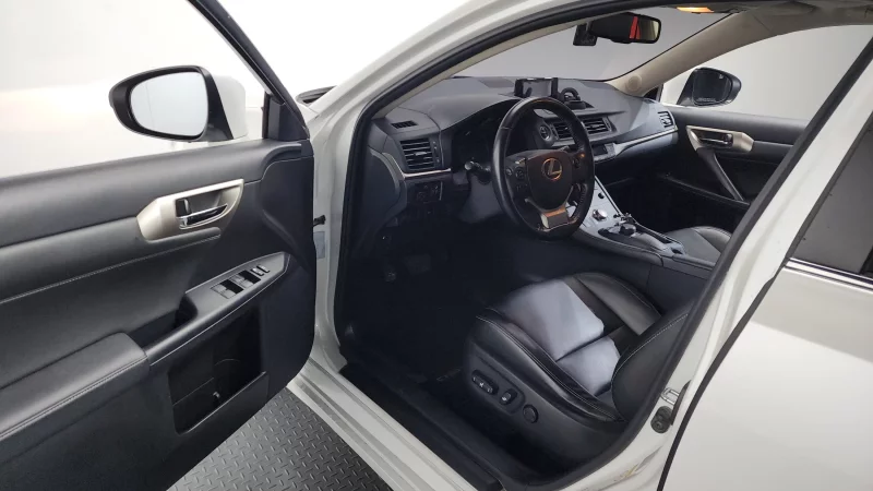 Lexus CT200h