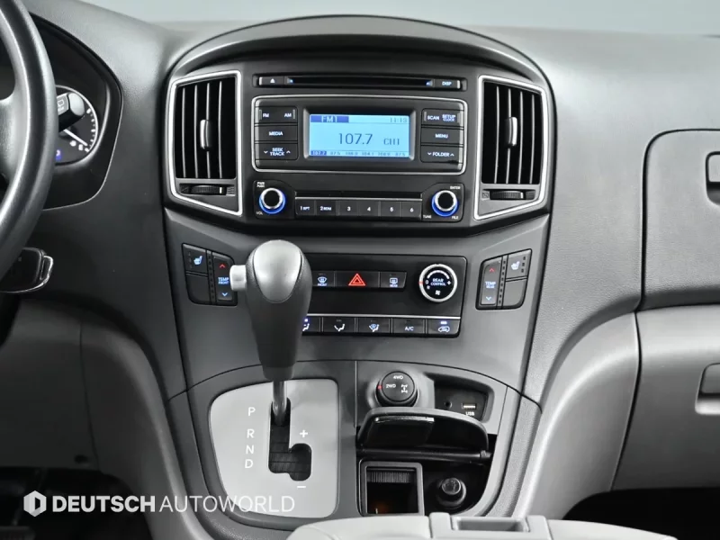 Hyundai Starex