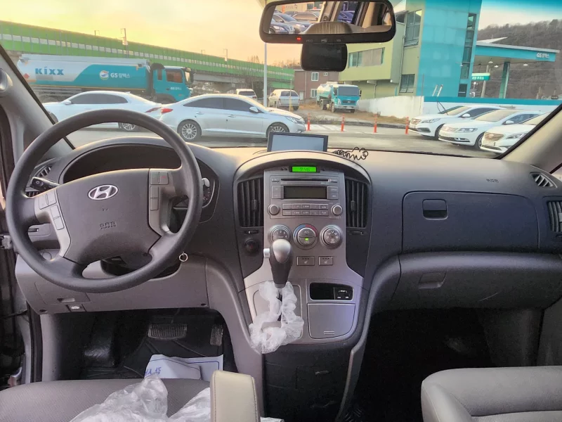 Hyundai Starex