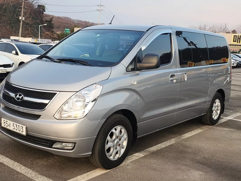 Hyundai Starex