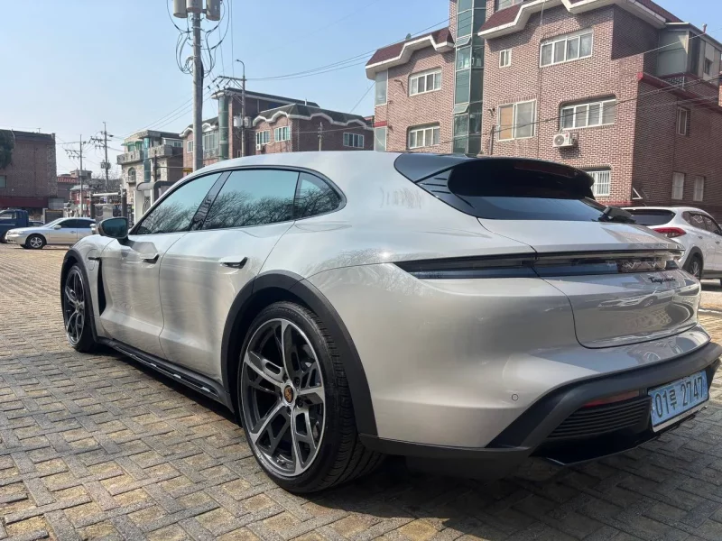 Porsche TAYCAN