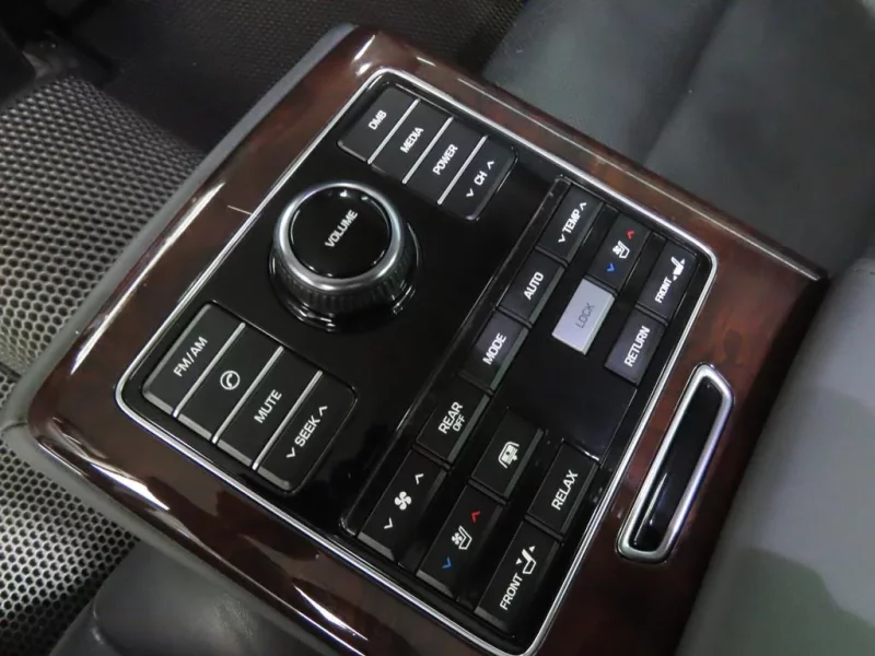 Hyundai Equus