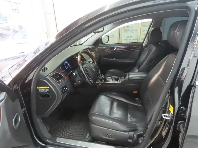 Hyundai Equus