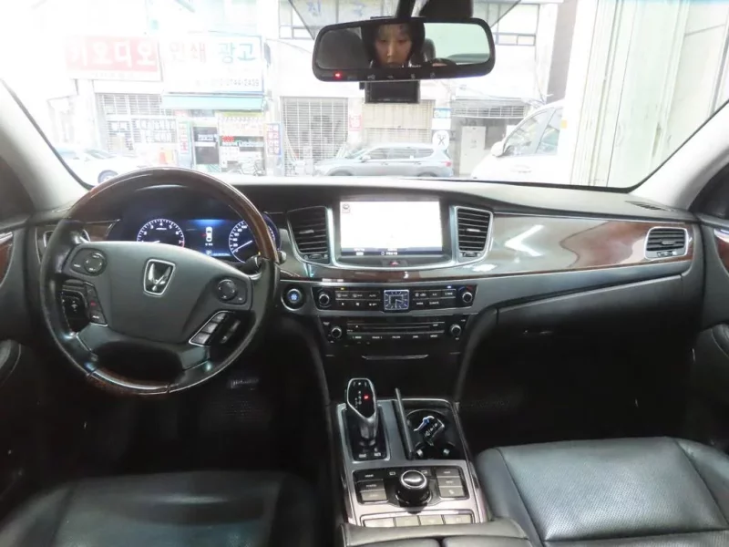 Hyundai Equus