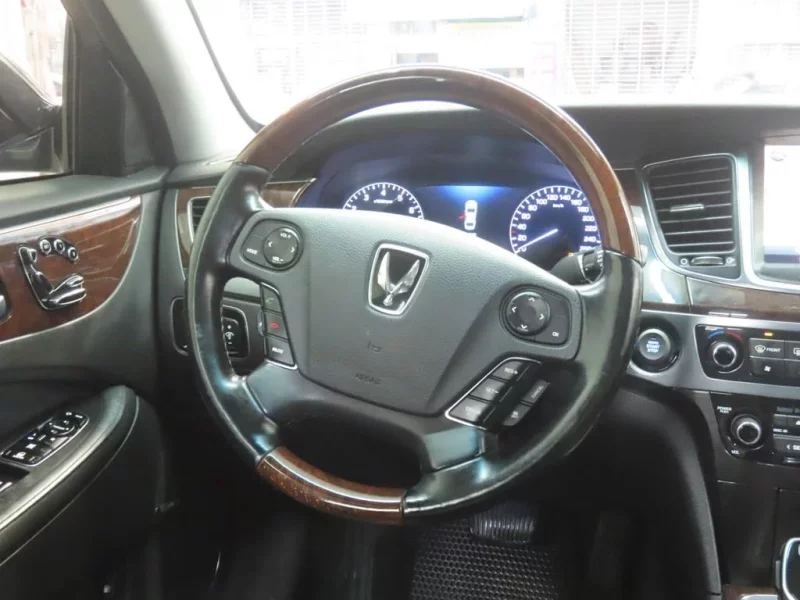 Hyundai Equus