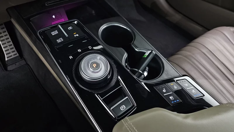 Kia K8