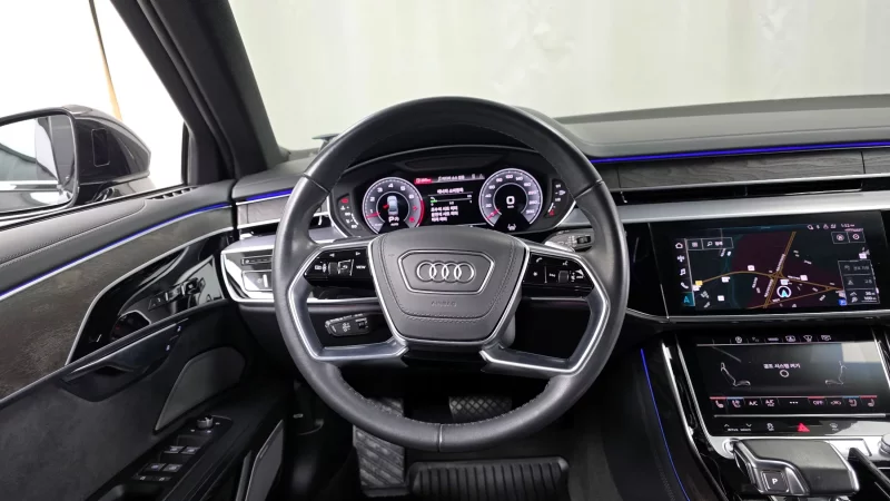 Audi A8