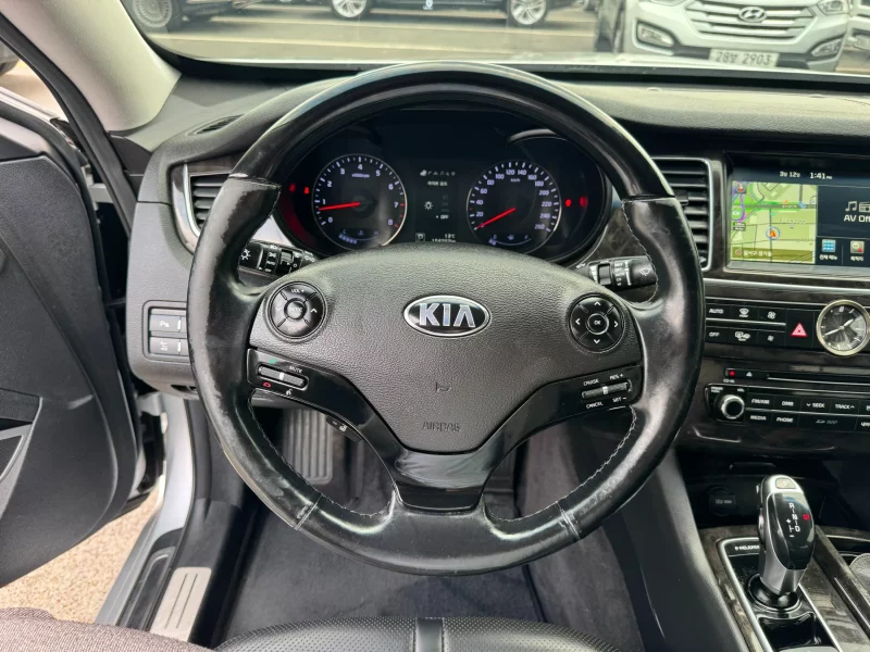 Kia K9