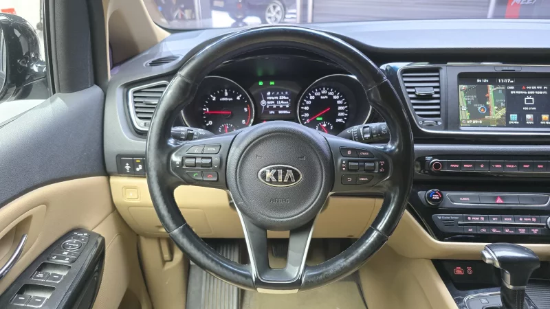 Kia Carnival