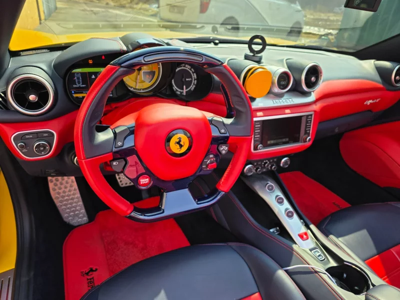Ferrari CALIFORNIA