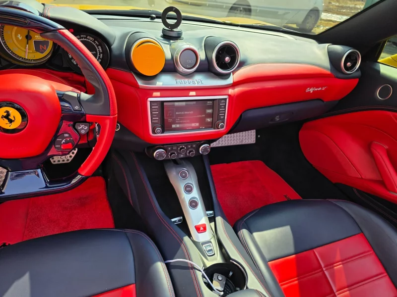 Ferrari CALIFORNIA