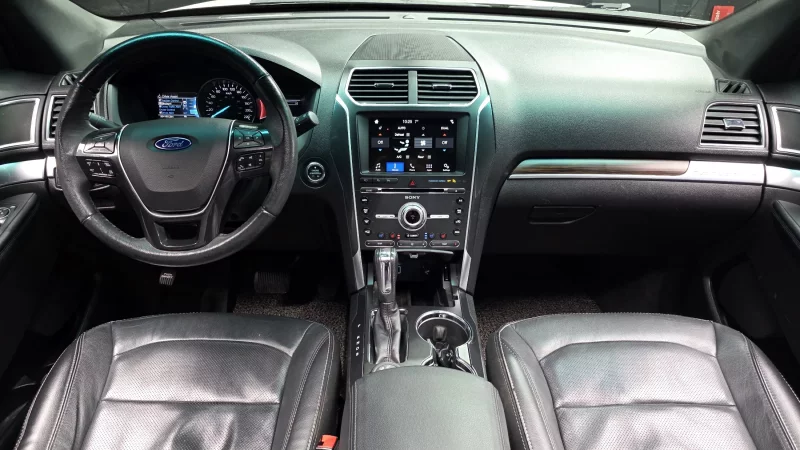 Ford EXPLORER