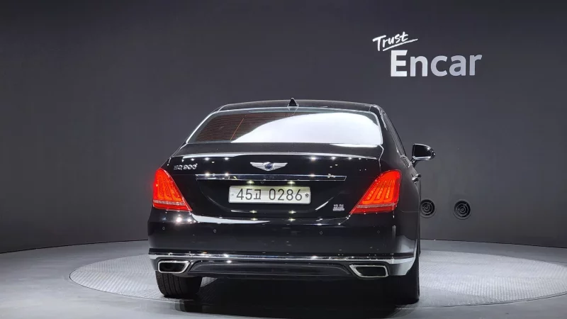 Genesis EQ900