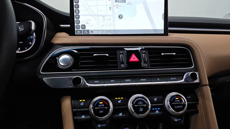 Genesis G70