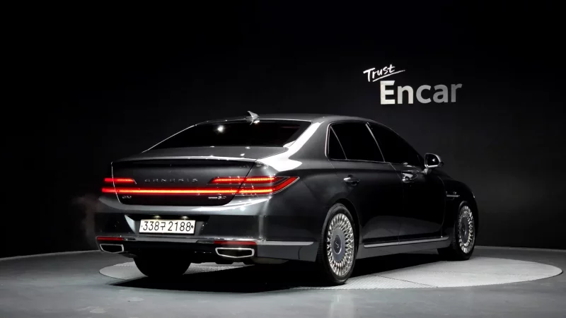 Genesis G90