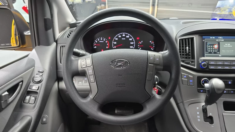 Hyundai Starex