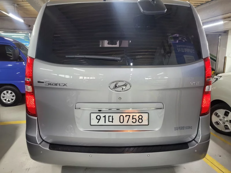Hyundai Starex