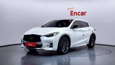 Infiniti Q30