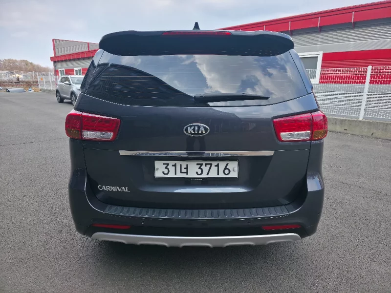 Kia Carnival
