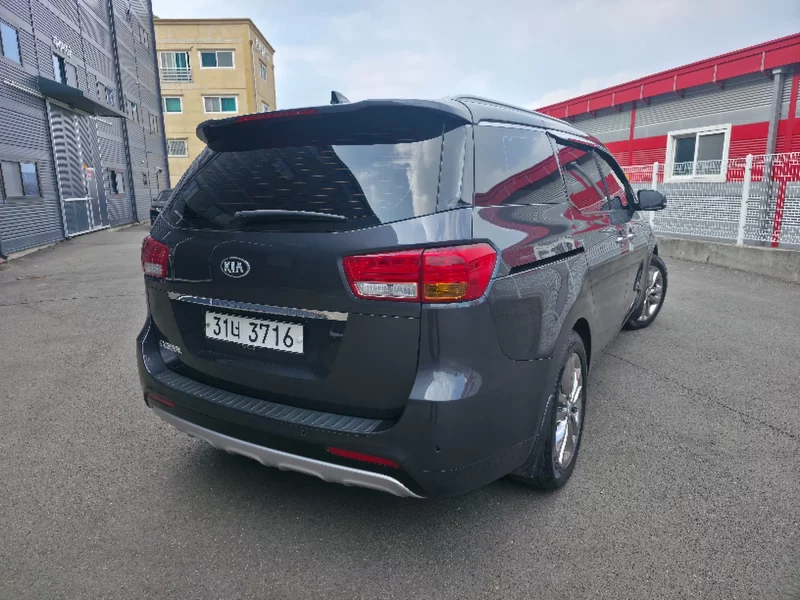 Kia Carnival