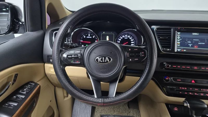 Kia Carnival