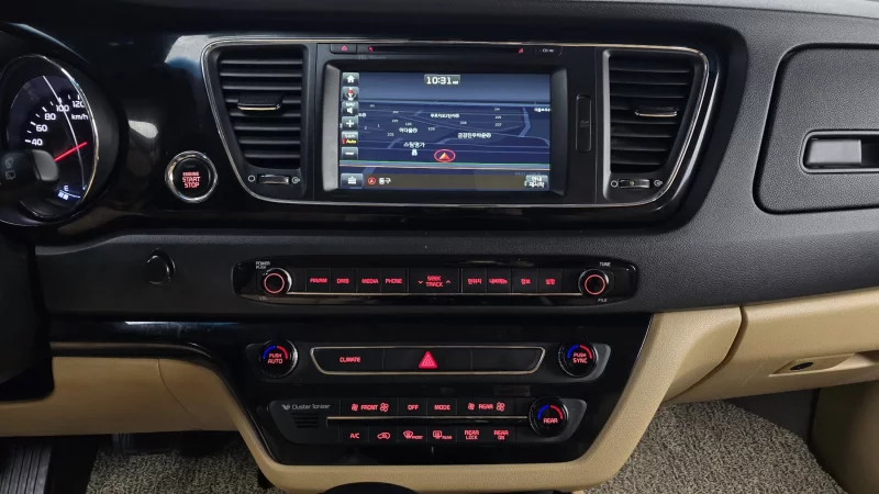 Kia Carnival