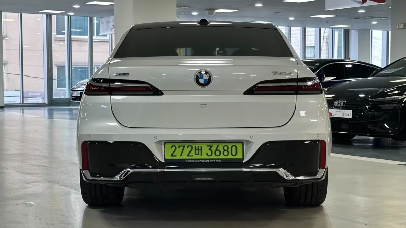 BMW 7-Series