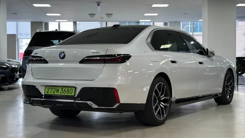BMW 7-Series