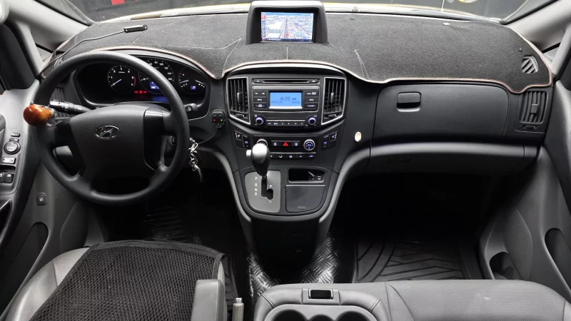 Hyundai Starex