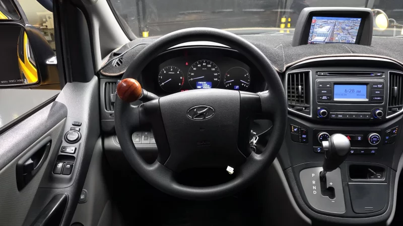 Hyundai Starex
