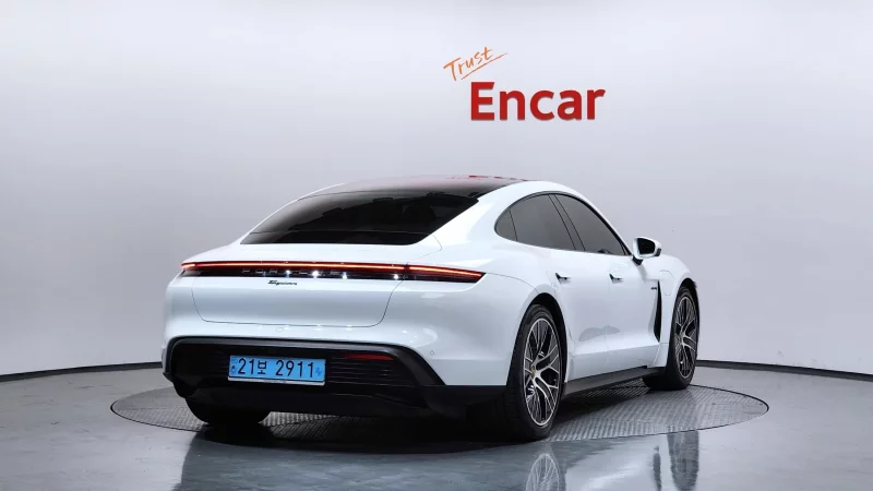 Porsche TAYCAN