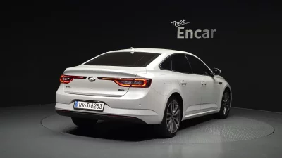 Renault SM6