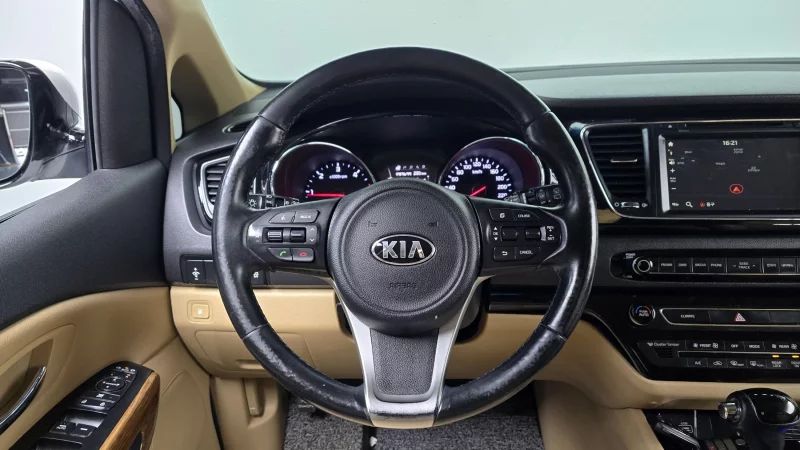 Kia Carnival