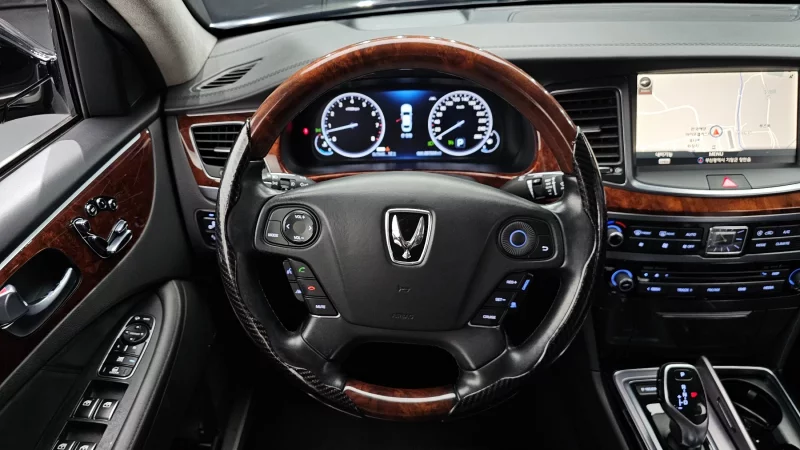Hyundai Equus