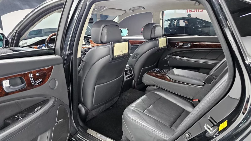 Hyundai Equus