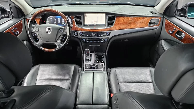 Hyundai Equus