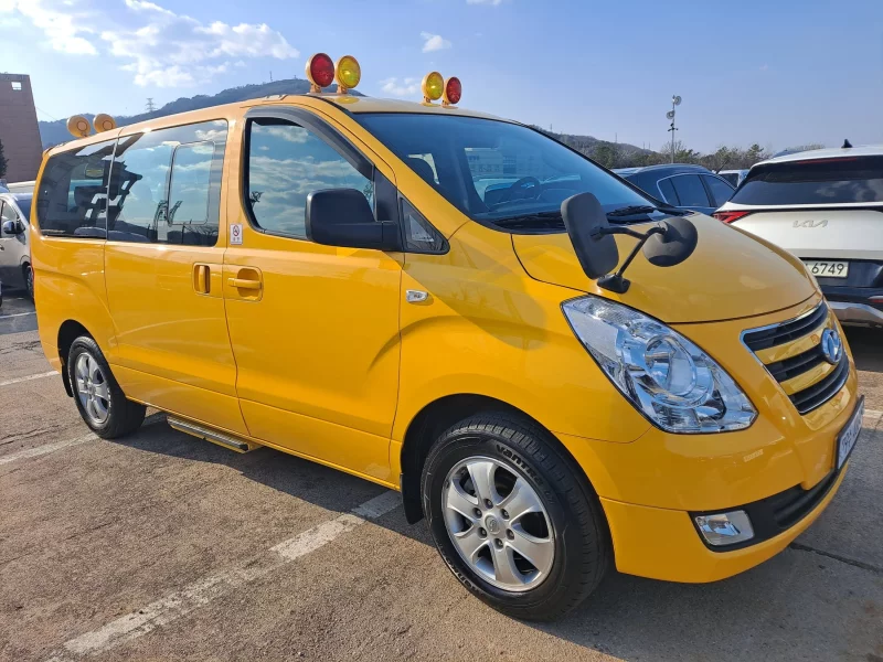 Hyundai Starex