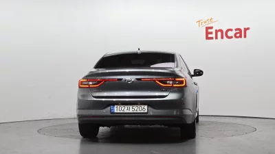 Renault SM6