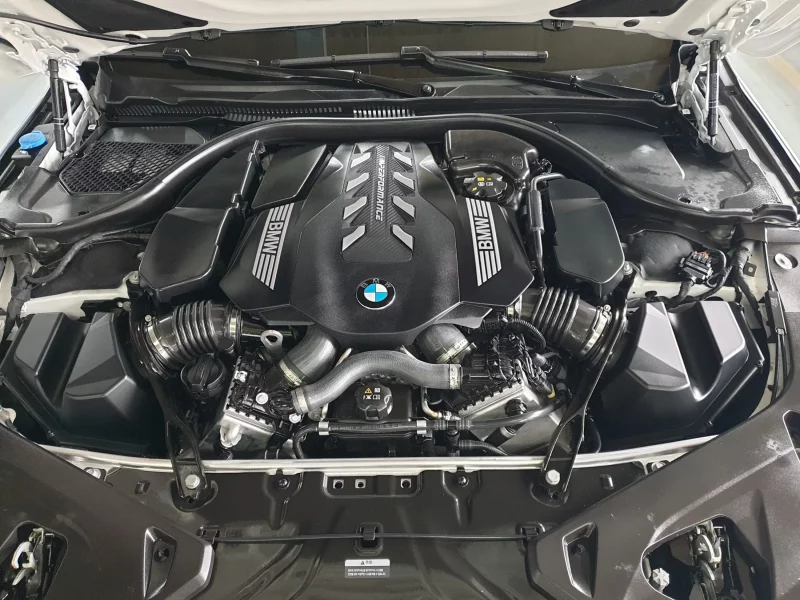 BMW 8-Series
