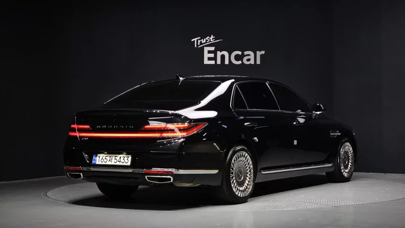 Genesis G90
