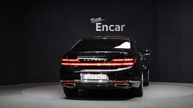 Genesis G90