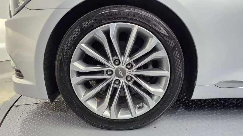 Hyundai Genesis